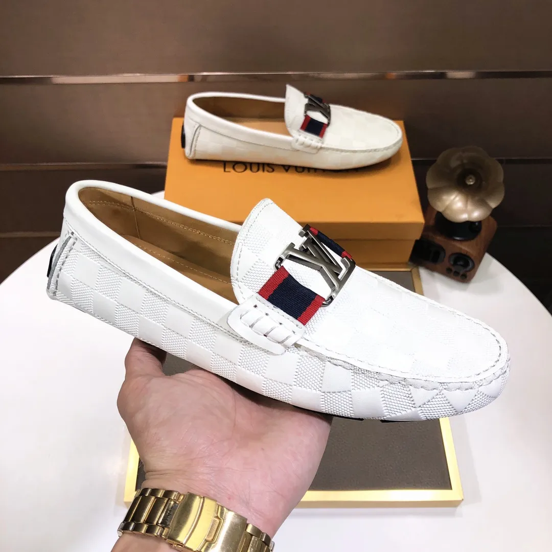 Men's men's shoes 💰420💰 [LV Doudou shoes] (water-dyed cowhide lining) new model is on the market, available on the official website. The new Doudou shoes are processed into single-color materials, and the uppers are made of imported cowhide material. The body of the shoe is fully hemmed with mark thread, and is lined with imported original cowhide leather. The elegant shoe shape is super suitable for all-matching, and the size is 38-44.
